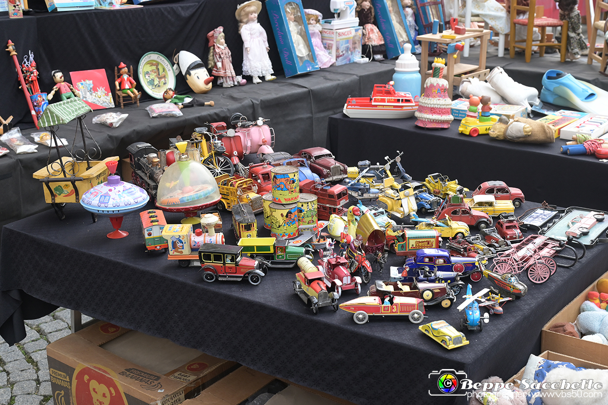 VBS_6690 - Mercatino dell'Antiquariato e dell'Hobbismo - Ottobre 2023.jpg